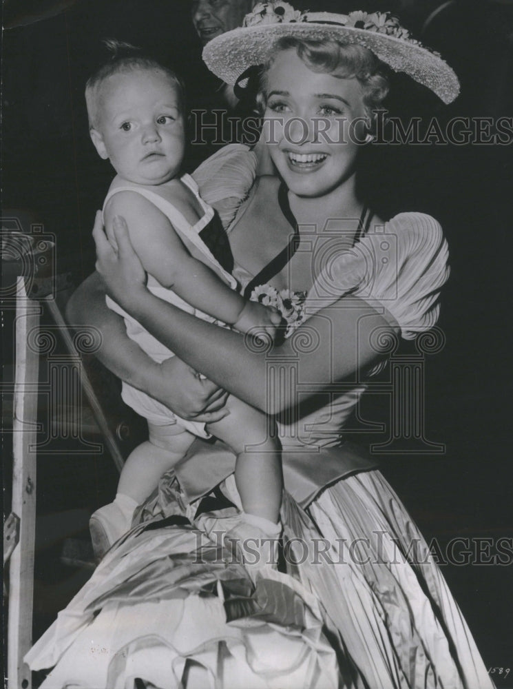 1954 Jane Powell with son - Historic Images