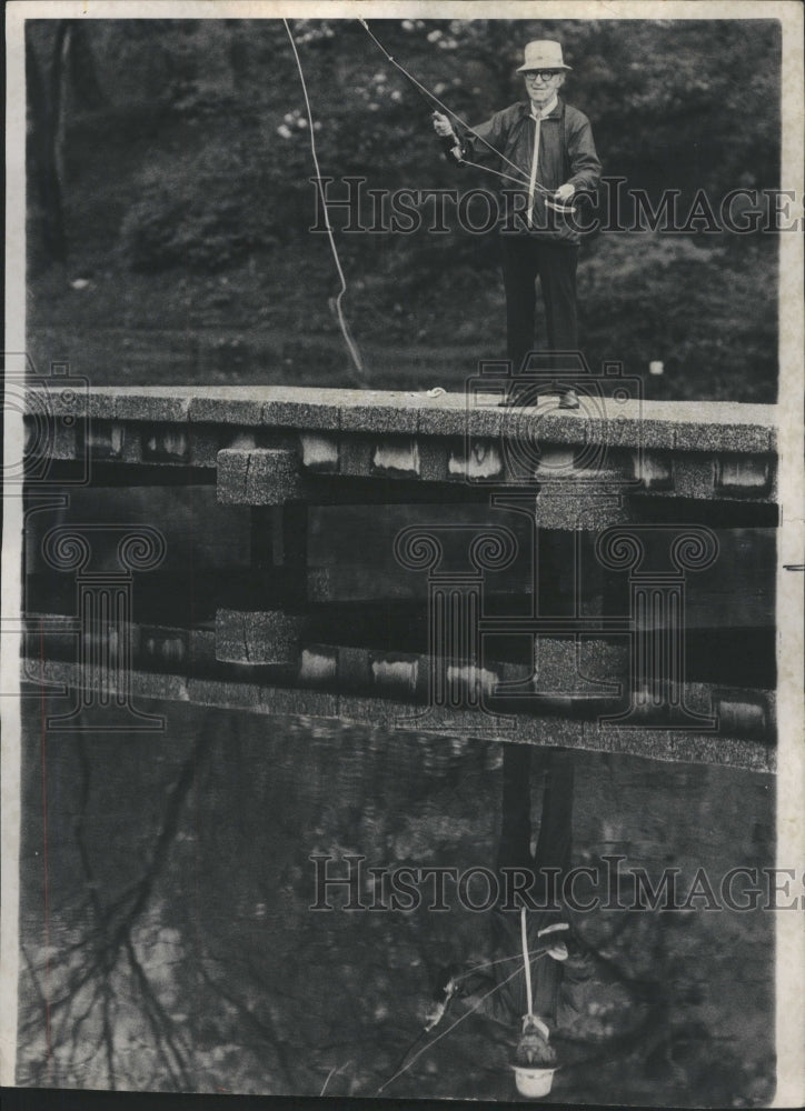 1979 Fishing License needed for fishing in Chicago lakefront - Historic Images