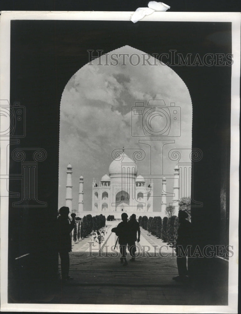 1976 Taj Mahal - Historic Images