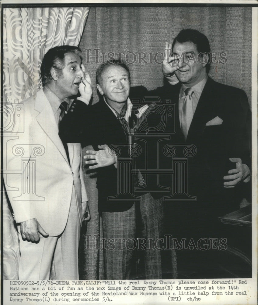 1976 Danny Thomas Red Buttons Wax Museum - Historic Images