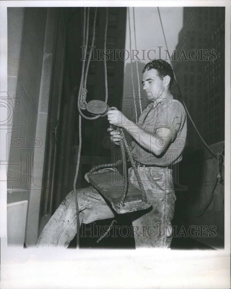 1952 Press Photo Steeplejack Pat Changes Rope Test - RRR49779 - Historic Images
