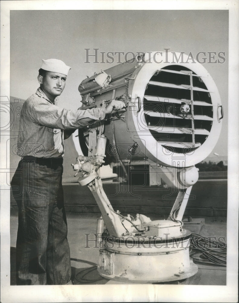 1947 Press Photo Navy Signalmaen Learn Their Job - Historic Images