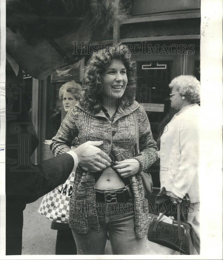 1977 Would you show me your belly? - Historic Images