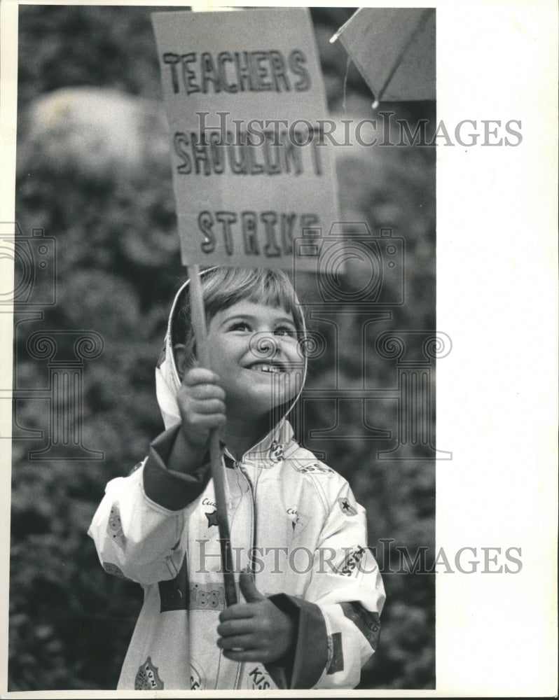 1987 Picketing - Historic Images