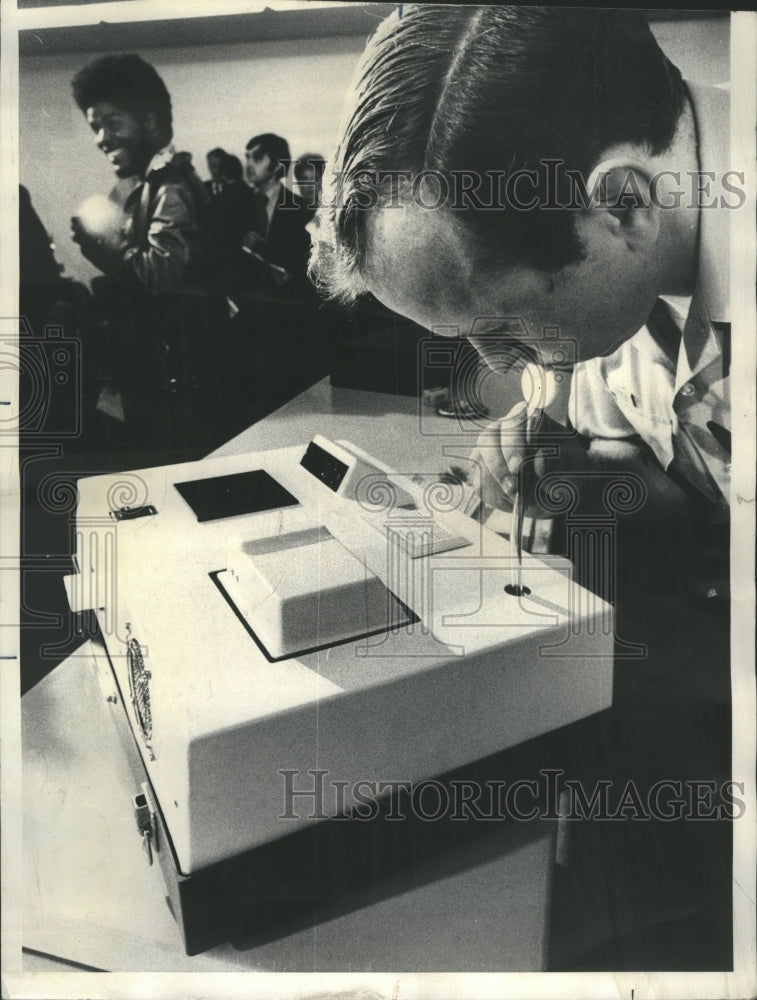 1972 Press Photo Police Breathalyzer Testing Machine - RRR50373 - Historic Images