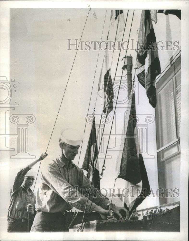 1942 Navy Signalmen Flag Sandiego Californi - Historic Images