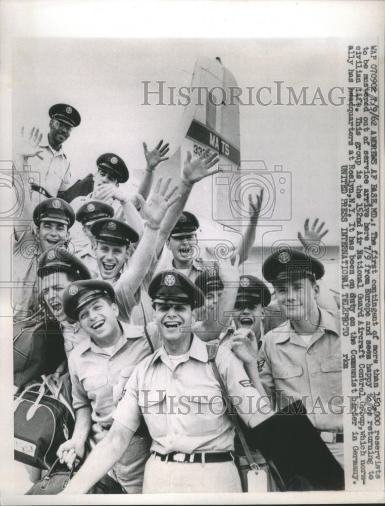 1962 Contingent Europe Happy Civilian Life - Historic Images