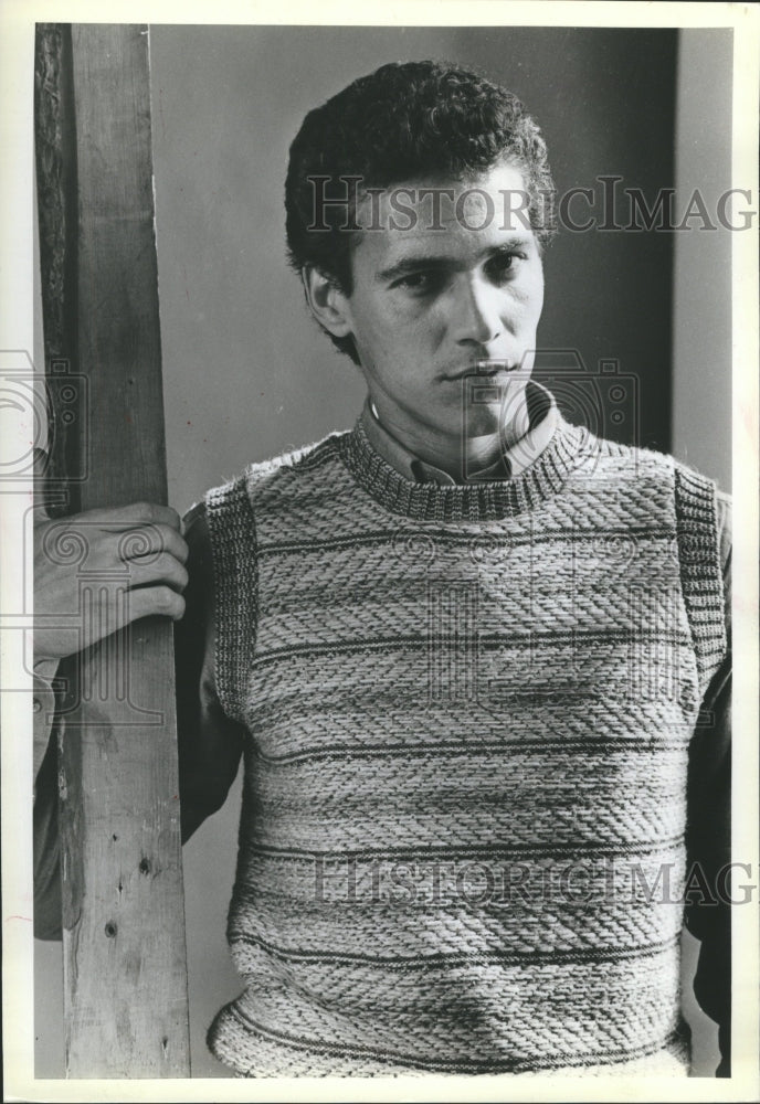 1981 Ron Chereskin Wool Sweater Fashion - Historic Images