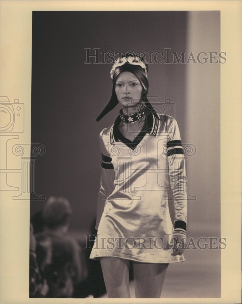 1993 Fabric Costume Study Broad Place Wear - Historic Images