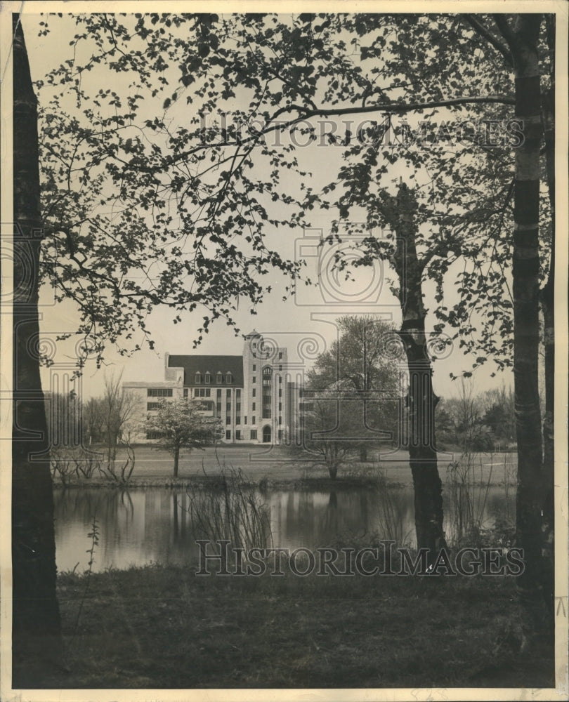 1943 Northern Illinois Teachers College - Historic Images