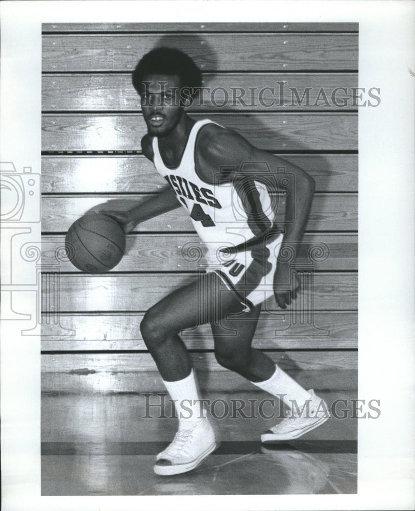 1977 Paul Dawkins Basketball Michigan - Historic Images
