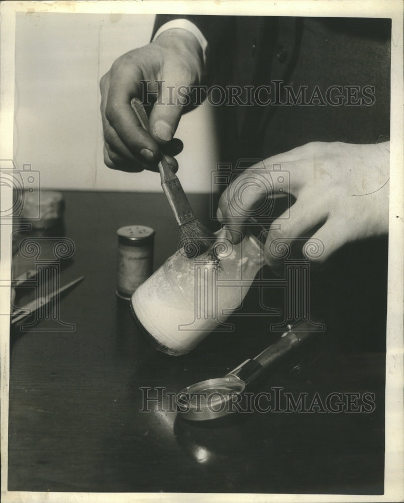 1938 Press Photo Fingerprints Milk Bottle Chicago - Historic Images