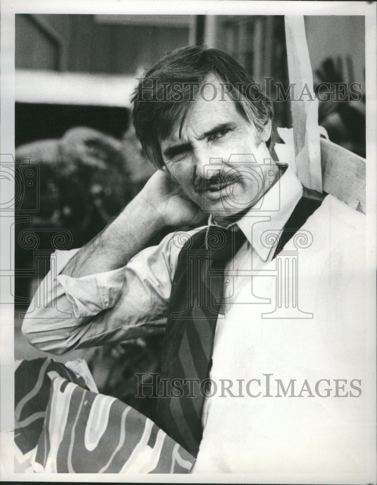 1980 Dennis Weaver - Historic Images