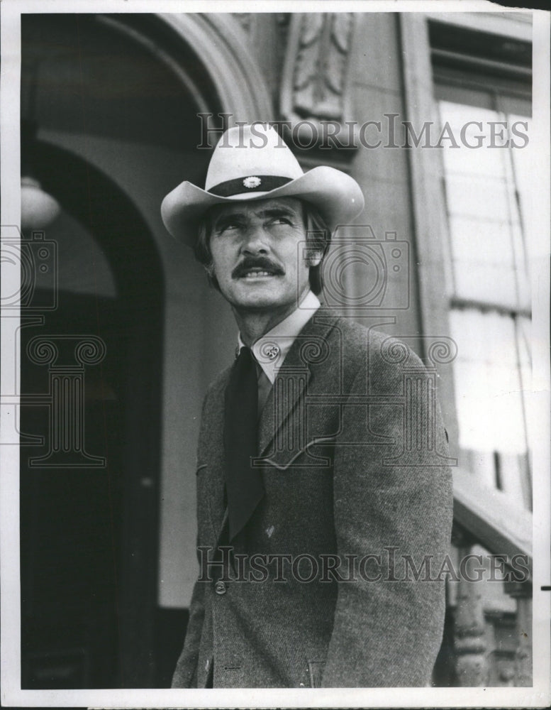 1972 Dennis Weaver Actor - Historic Images