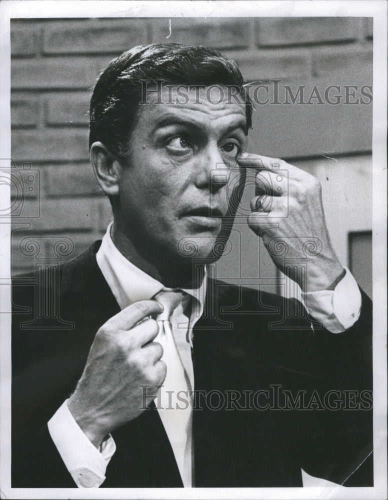 1967 Dick Van Dushe actor Wedtupg Early clo - Historic Images
