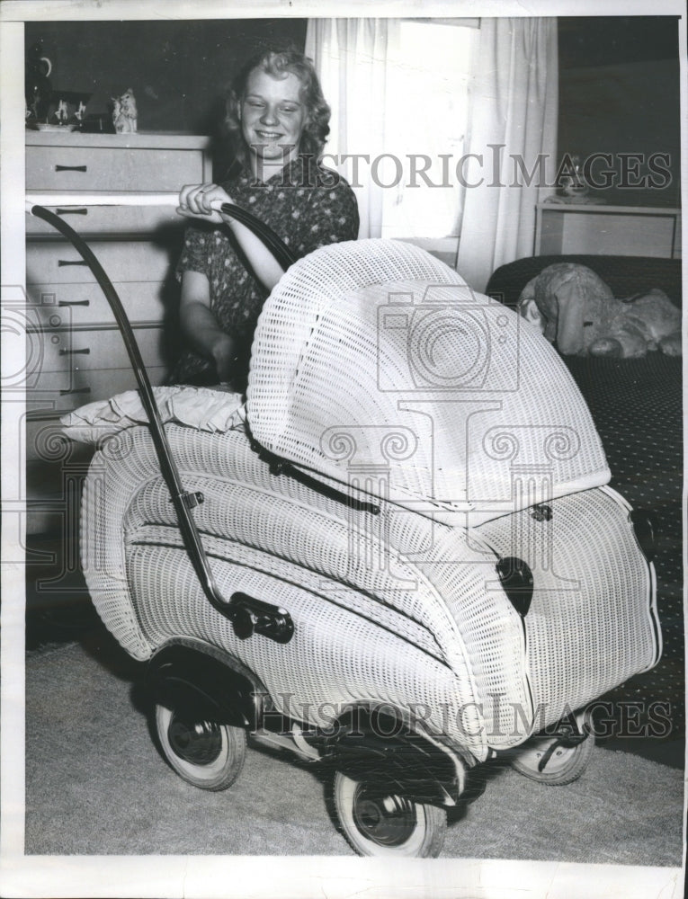 1957 Merle Gavitt Baby Carriage Greenville - Historic Images