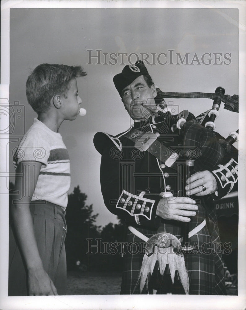 1963 Africa Regions Bagpipe Europe Gulfform - Historic Images