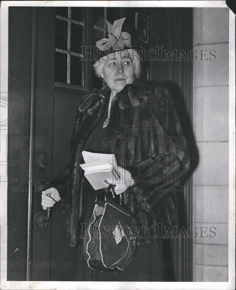 1942 Mrs.Joseph B. Schlotman - Historic Images