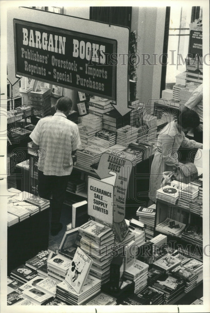 1978 Stuart Brent Book Store N. Michigan - Historic Images