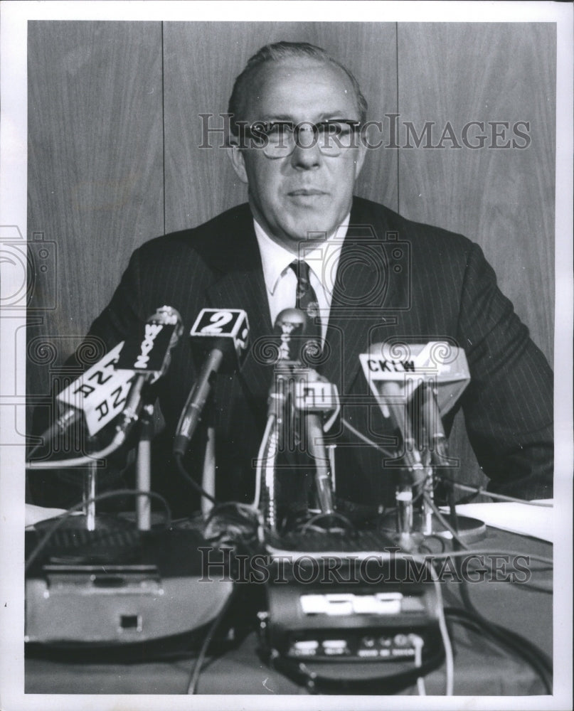 1969 Press Photo Labor Secretary George P Shultz Speaks - Historic Images