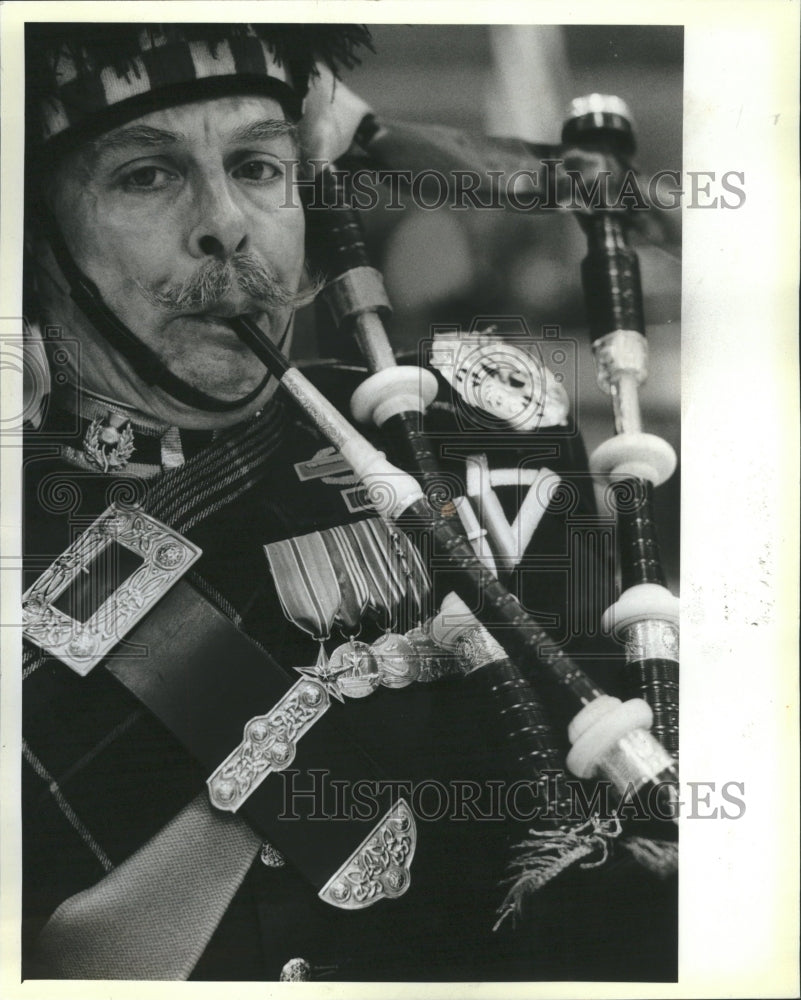 1984 Bagpipe Pipe Major Will Norman Scottis - Historic Images