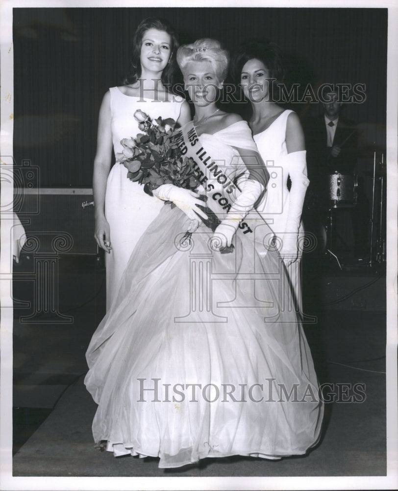1964 Miss Illinois Holiday Ballroom - Historic Images