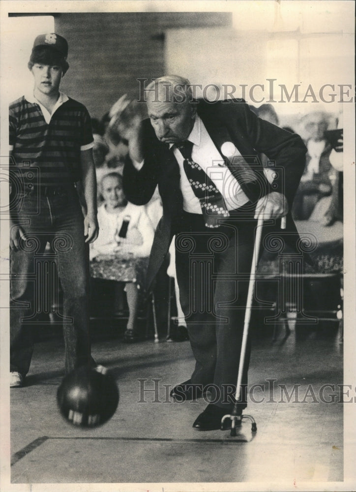 1981 Tony Lankutas Bowling Using a Cane - Historic Images