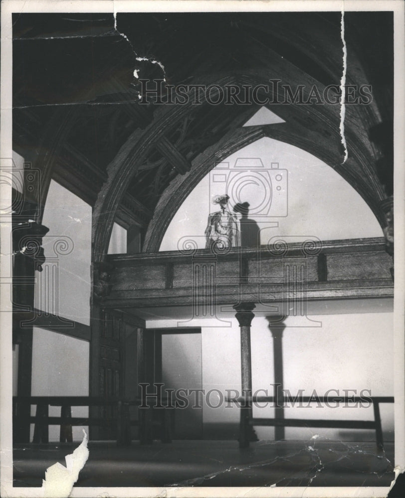 1953 Model of theater in Shakespeare time - Historic Images