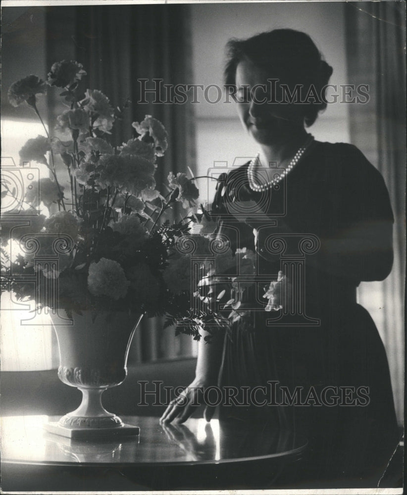 1966 Mother Celebration Bonds MaternalWorld - Historic Images