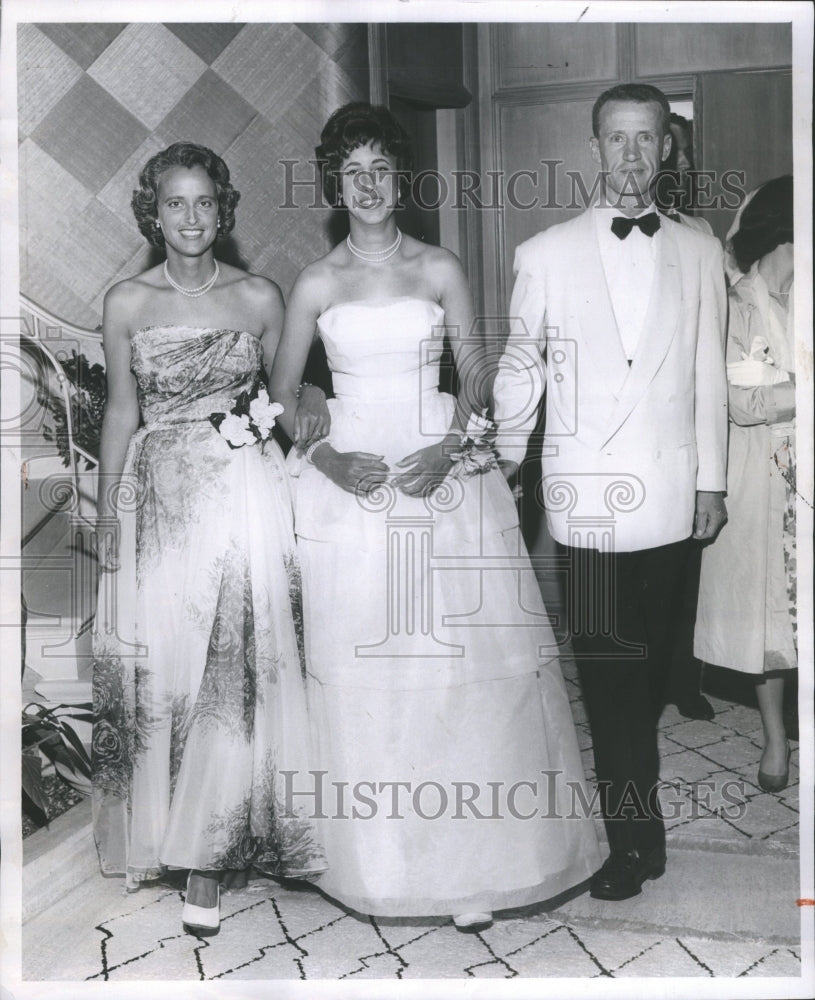 1960 Warren Scripps and wife Susan Wilkinso - Historic Images
