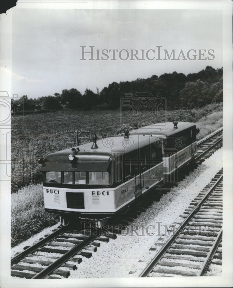 Press Photo Rail Detector Car on tracks of Illinois Central Railroad - Historic Images