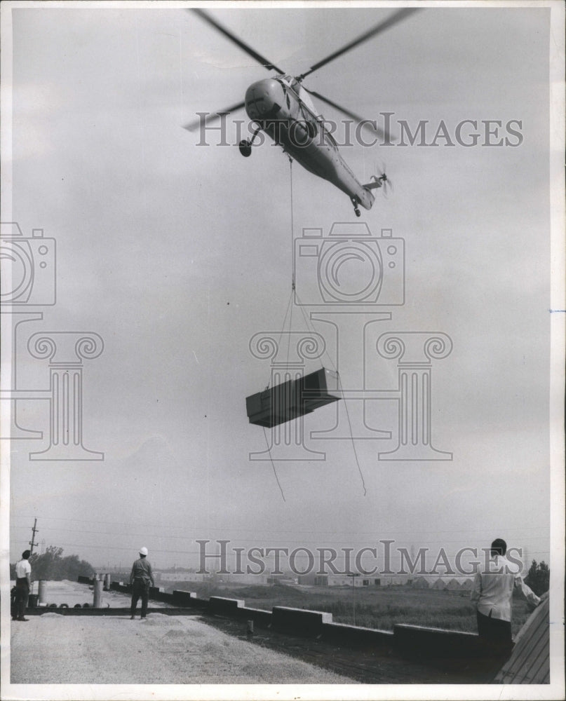 1967 Helicopter Cargo - Historic Images