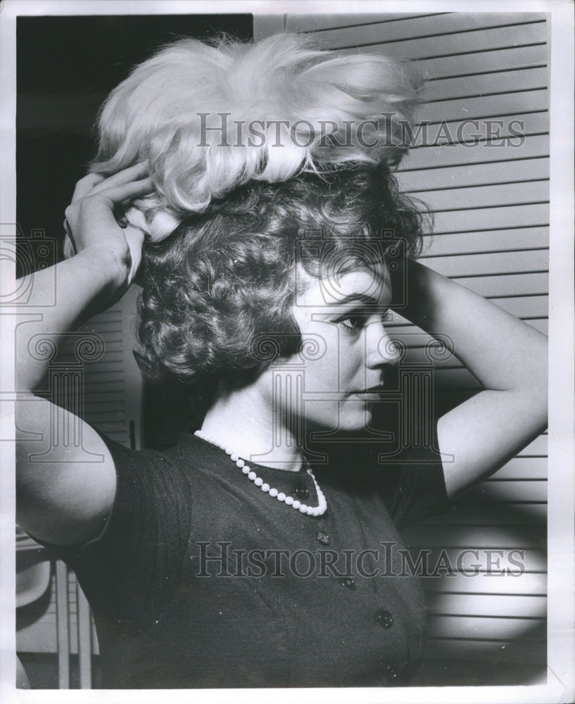 1959 Wigs Staff Hombamdo Roto - Historic Images