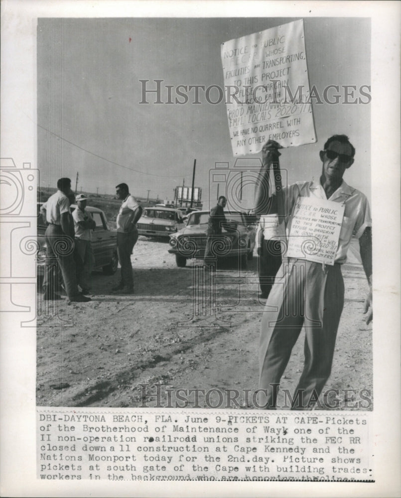 1950s Pickets for the Brotherhood of Maintenance Way - Historic Images
