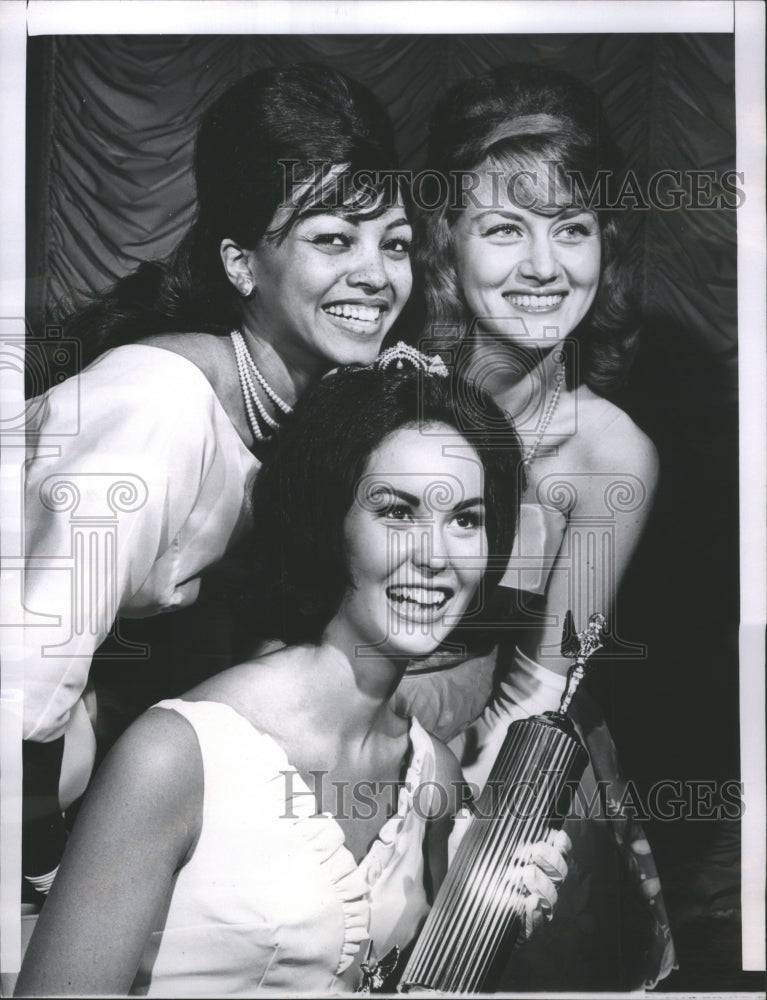 1965 Press Photo Helen Barta Miss Cinderella 1965 - Historic Images