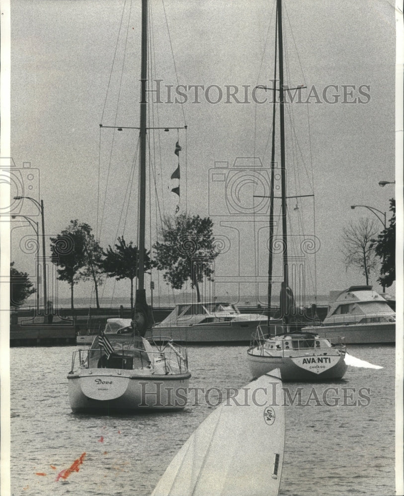 1981 Overturned  boat  Chicago Cool Winds-Historic Images