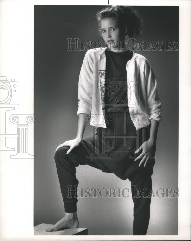 1989 T-Shirt Sweatshirt Cardigan Trousers - Historic Images