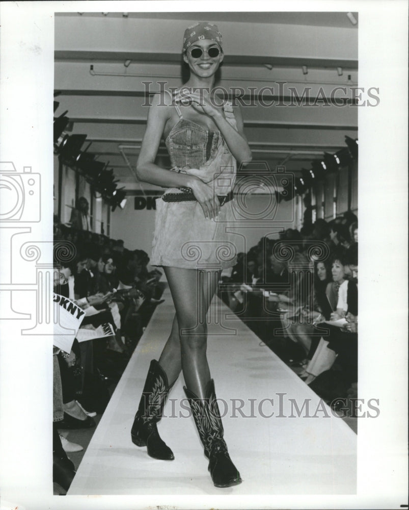 1992 Dkny Jeans Donna Karan Fashion Show - Historic Images