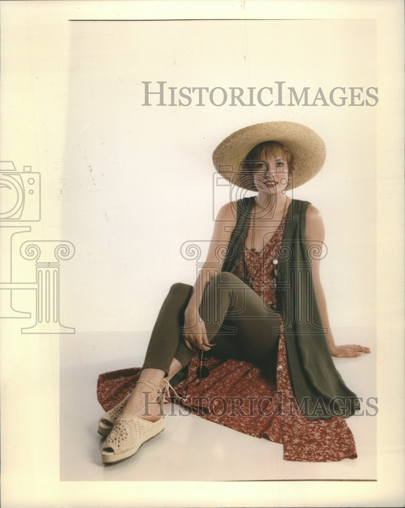 1993 Place Society Wear Dress Fancy Popular - Historic Images