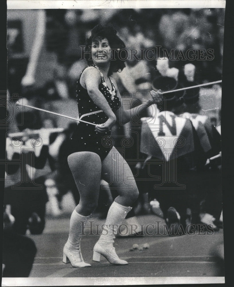 1975 Press Phoo Northwestern University cheer ceremony - Historic Images