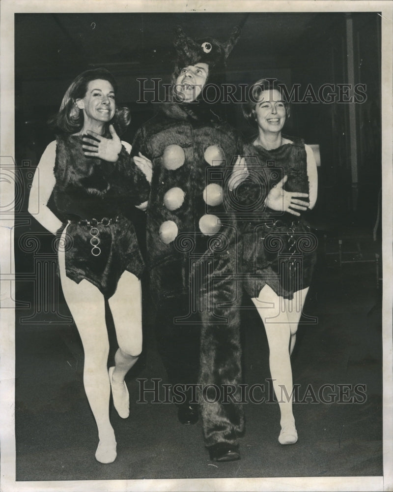 1968 Twelfth Night Ball Famous Firsts - Historic Images