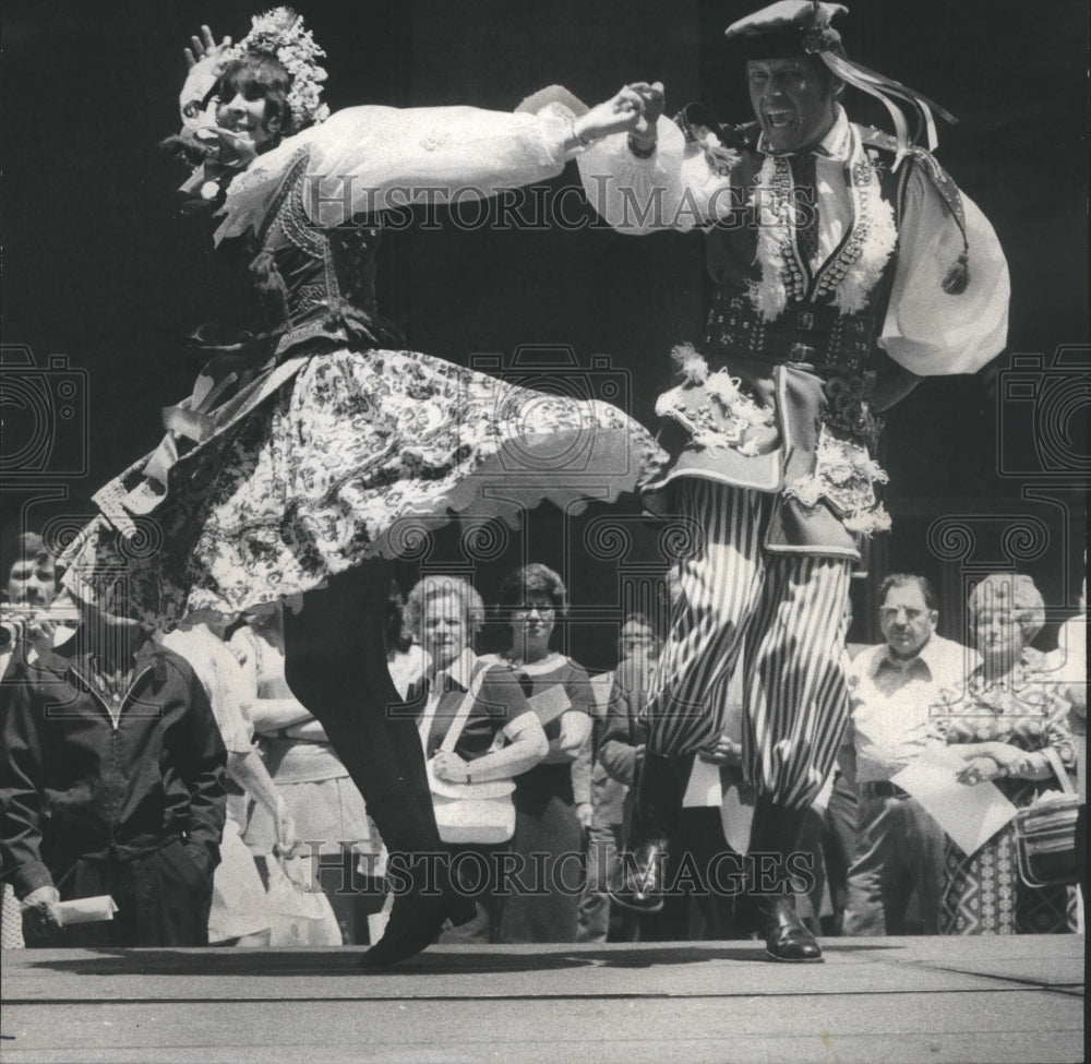 1974 Press Photo Polish Dance Festival - Historic Images