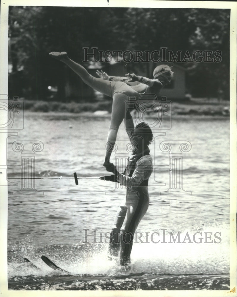 1985 Body Water Surface Individual Boat - Historic Images