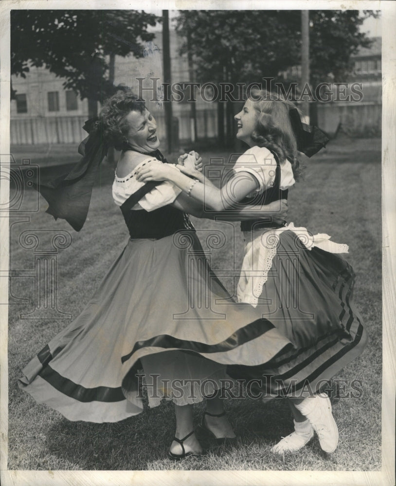 1953 Das Gluek Vomrhein Dancers German - Historic Images
