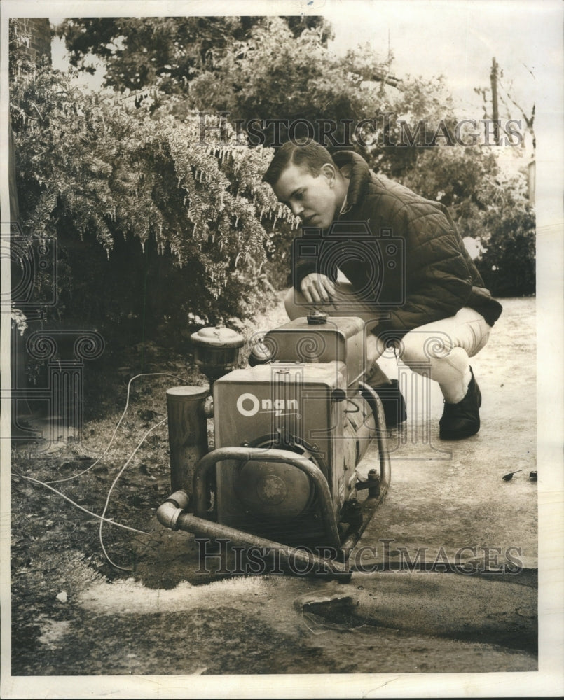 1965 Press Photo Lake Forest Police Generator Radio - RRR57043 - Historic Images