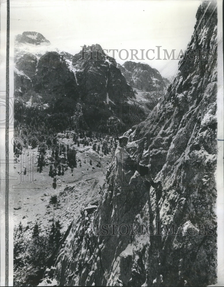 1974 Wilderness Survival Class Petzoldt - Historic Images