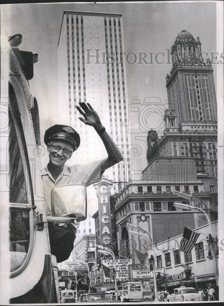 1969 Chicago Tour Bus Driver Waving - Historic Images