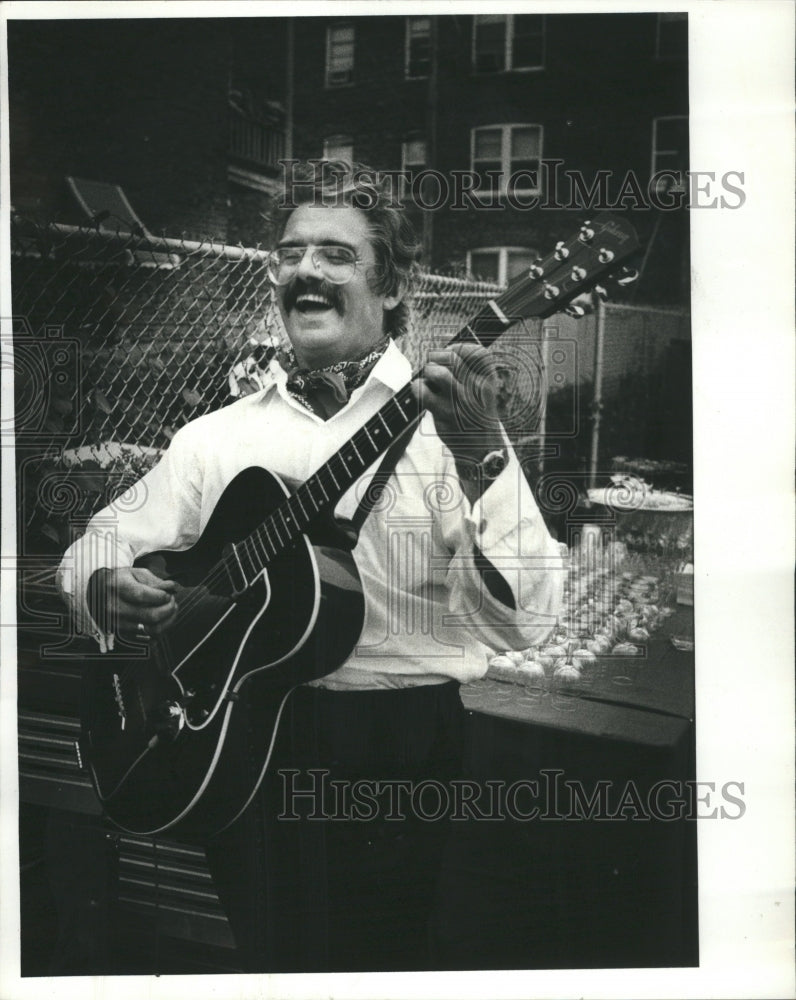 1977 Italian Folk Guitarist Songs Festival - Historic Images