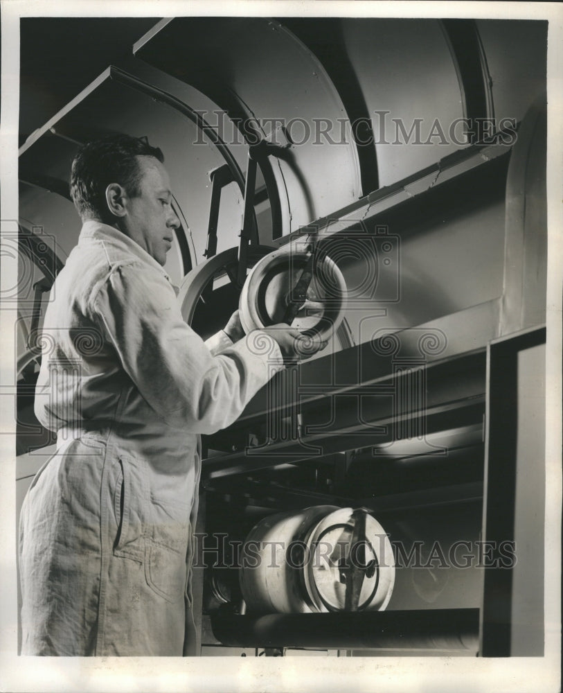  Chemicals Research Laboratory rubber - Historic Images