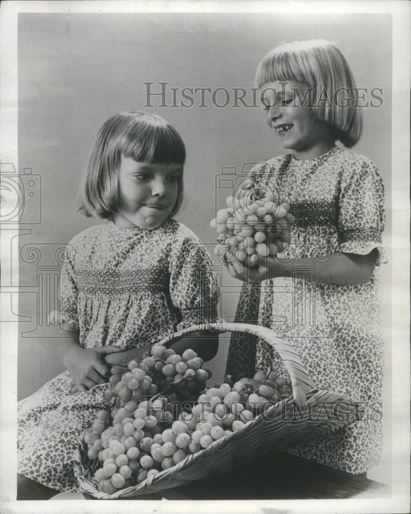  Grape Enthusiasts National Table Grape Week - Historic Images